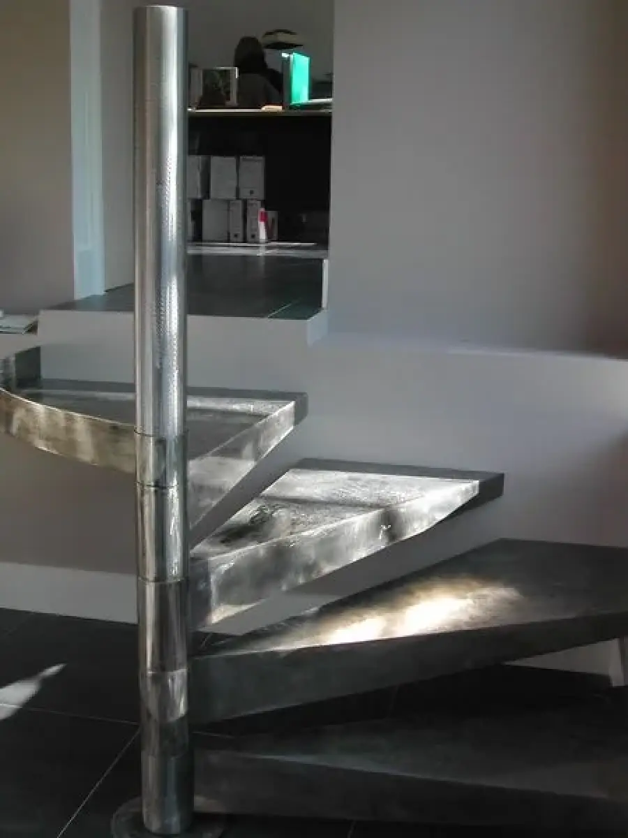 ESCALIERS COLIMACON - Image 2