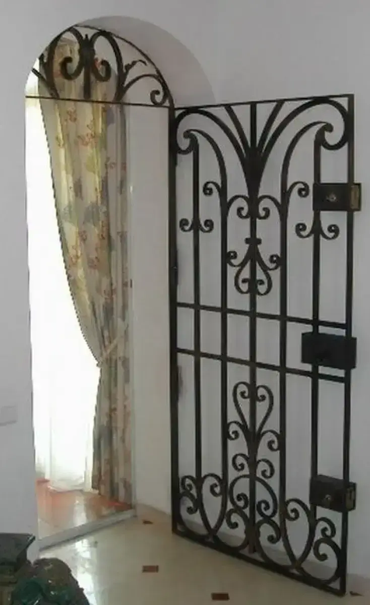 GRILLES EN FER FORGE INTERIEURES - Image 2