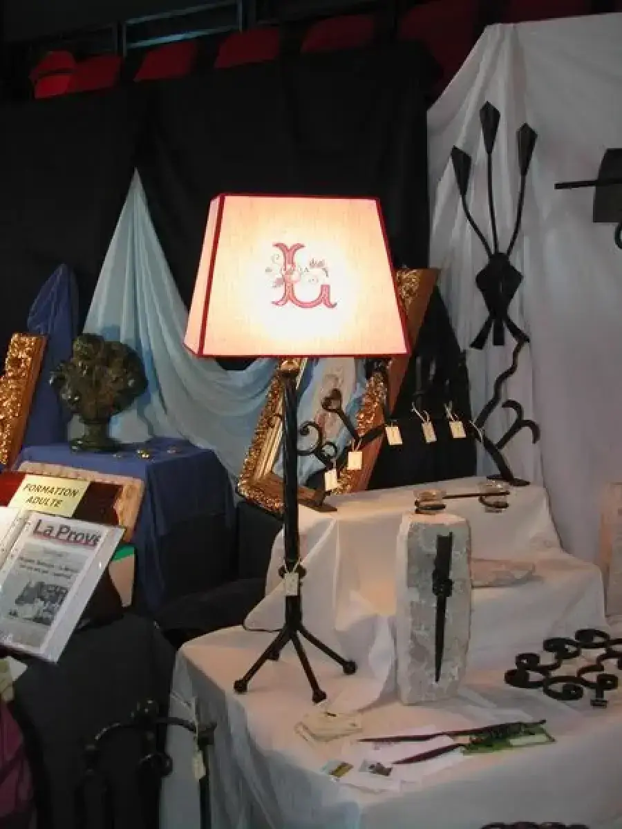 LAMPES ET APPLIQUES - Image 5