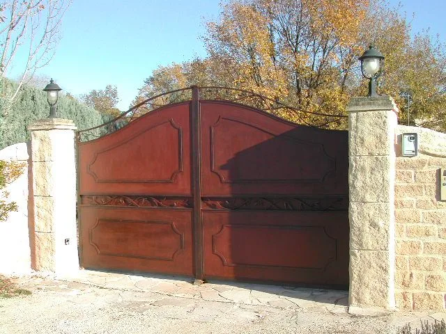 PORTAIL CHAPEAU DE GENDARME - Image 2