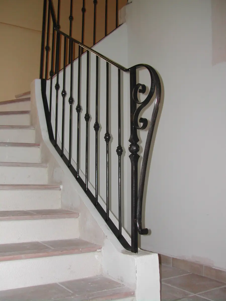 RAMPE D'ESCALIER BARREAUDER