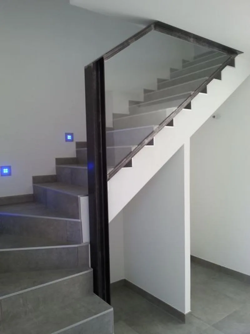 RAMPES D'ESCALIER EN VERRE